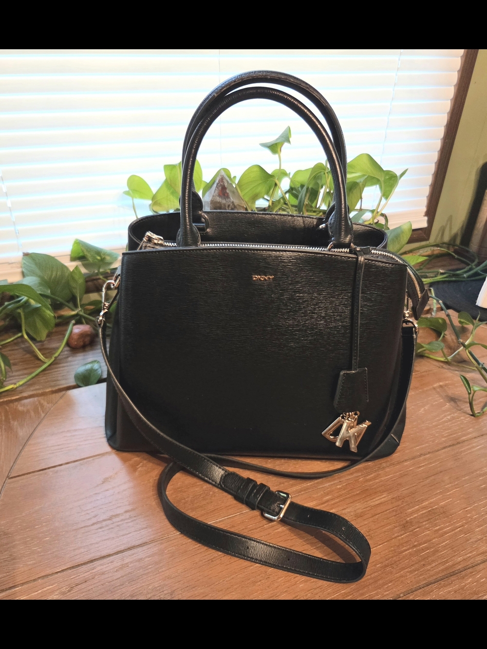 DKNY Black Leather Top-Handle Crossbody Multi-Compartment Purse